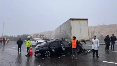 TAG Otoyolu’nda Gaziantep Doğu gişeleri yakınında zincirleme kaza