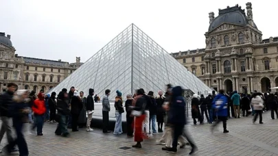 Louvre Müzesi çalışanları bir kez daha greve başladı