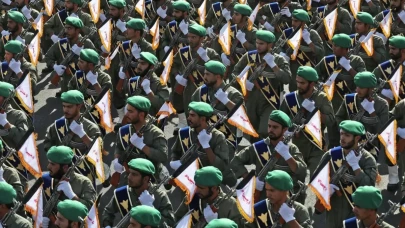 İran’da protestolar sürerken Devrim Muhafızları: “Hazırlık seviyemiz en üst düzeyde”