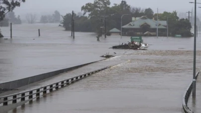 Koji tropikal siklonu Avustralya’yı felç etti: 22 bin hane elektriksiz kaldı