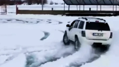 Alanya'da cami avlusunda drift yaptı: Ehliyetine el konuldu