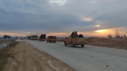 Suriye ordusu Tabka’ya girdi; ABD’den “faaliyetleri durdurun” çağrısı