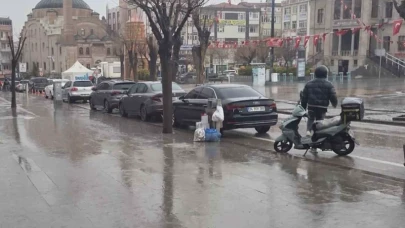 Meteoroloji'den kırmızı alarm! O kentlerde yaşayanlar dikkat! Şemsiyesiz çıkmayın...