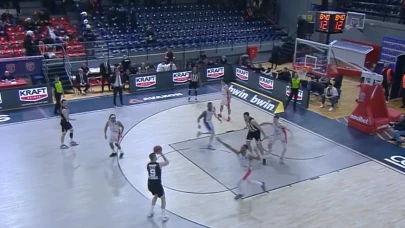 TBF'den Beşiktaş maçında Yunan taraftarların açtığı "çirkin" pankarta kınama