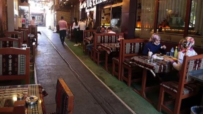 Kuver ve servis ücreti yasaklandı, restoranlarda “gönüllü bahşiş” uygulaması başladı
