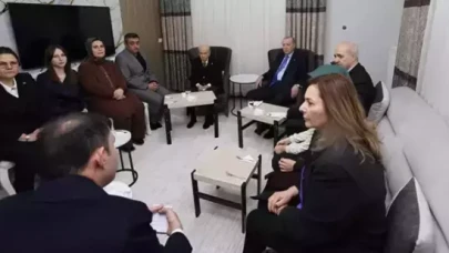 Cumhurbaşkanı Erdoğan ve MHP Lideri Bahçeli’den depremzede aileye moral ziyareti
