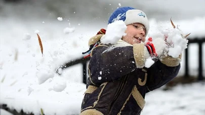 12 Şubat okullar tatil mi, yarın okul var mı? Valiliklerden son dakika açıklamaları