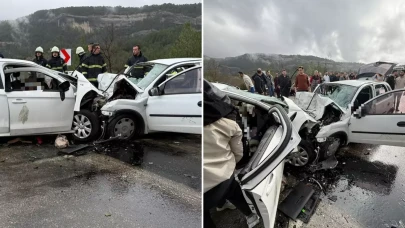 Katliam gibi kaza! 2 otomobil kafa kafaya çarpıştı