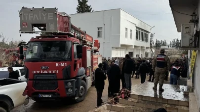 Evde çıkan yangın can aldı: Yaşlı çift yaşamını yitirdi, 2 kişi tedavi altında