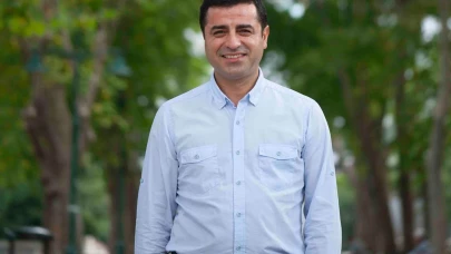 Cezaevi'nde tutuklu bulunan Selahattin Demirtaş'ın yeni fotoğrafı yayınlandı