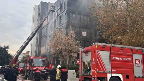 Kadıköy Bağdat Caddesi’nde korku dolu anlar: İki binada yangın çıktı