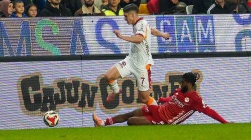Galatasaray, Antalyaspor'u Deplasmanda 4-1 Mağlup Etti