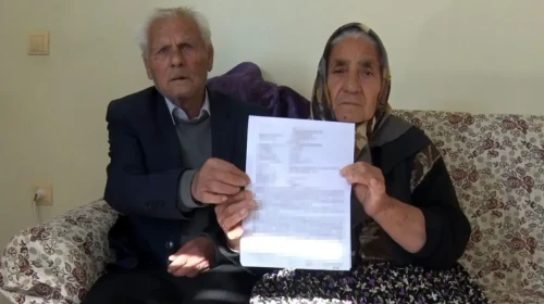 Yaşlı çiftin 10 yıllık emeği bir telefonla kül oldu