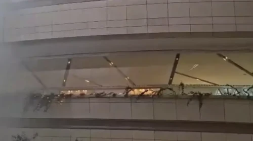 Şişli'deki AVM'de yangın: Müşteriler tahliye edildi