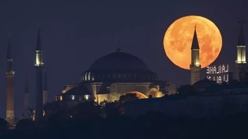 Yarın İslam alemi için 33 yıl sonra bir ilk yaşanacak: Üç aylar ikinci kez başlıyor