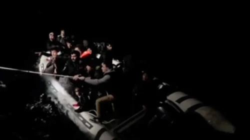 Fethiye açıklarında sürüklenen bottan 13’ü çocuk 29 göçmen çıkarıldı