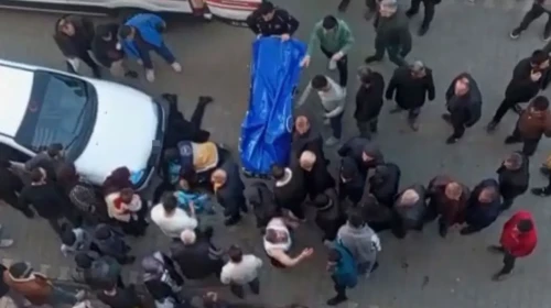 Boşanma Aşamasındaki Eşini Sokak Ortasında Boğazını Keserek Katletti