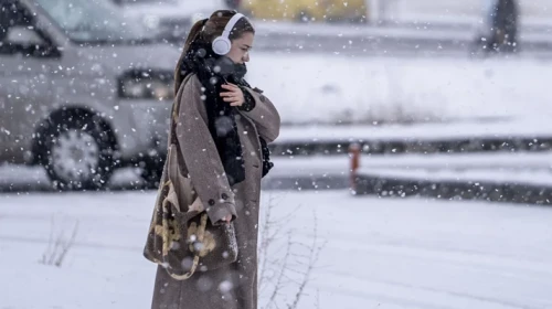 İstanbul’da beklenen kar yağışı başladı, THY 61 seferi iptal etti