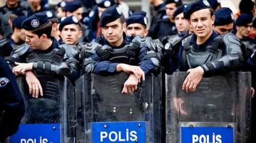 Polislerin mesai saati değişiyor! Yerlikaya açıkladı yeni sistem ve maaş düzenlemesi geliyor
