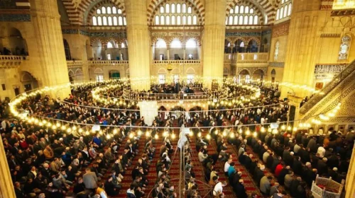 Miraç Kandili Ne Zaman? O Mükemmel Gece Bu Yıl Hangi Güne Denk Geliyor?