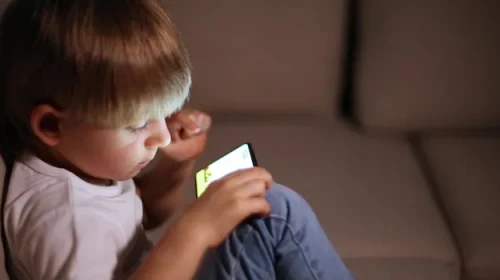 15 yaş altına sosyal medya düzenlemesi geliyor: Kimlik doğrulaması zorunlu olacak