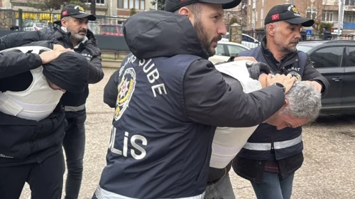 Tokat’ta babasını öldürdüğü iddia edilen şüpheli adliyeye sevk edildi