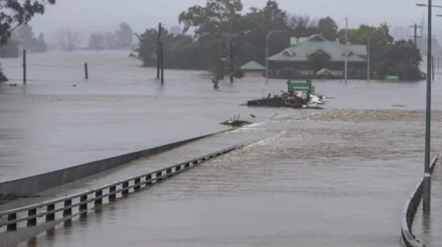 Koji tropikal siklonu Avustralya’yı felç etti: 22 bin hane elektriksiz kaldı
