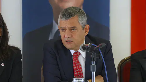 Özgür Özel'in bağış çağrısı gündem oldu! Parti içinden farklı açıklama