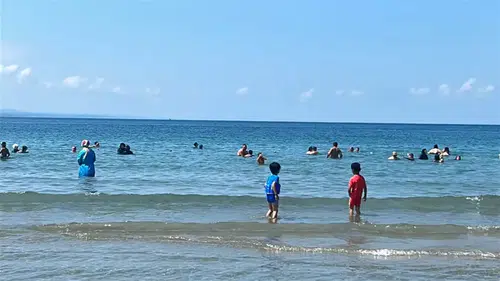 Kandıra’da deniz yasağı sona erdi: Plajlar doldu