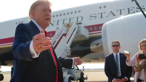 Trump’tan Türkiye dönüşündeki uçak değişikliğine açıklama: Gizli Servis güvenlik uyarısı yaptı