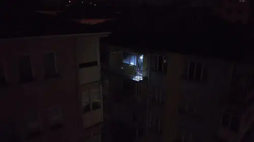 Evini yakmaya çalışan şüpheli tutuklandı: Apartman tahliye edildi