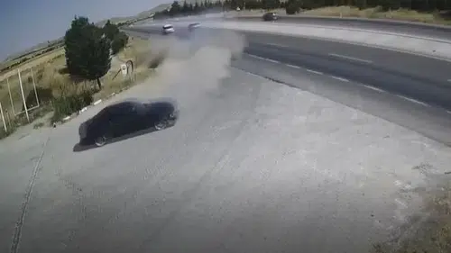 Konya'da dehşet anları kamerada! Otomobil kağıt gibi savruldu