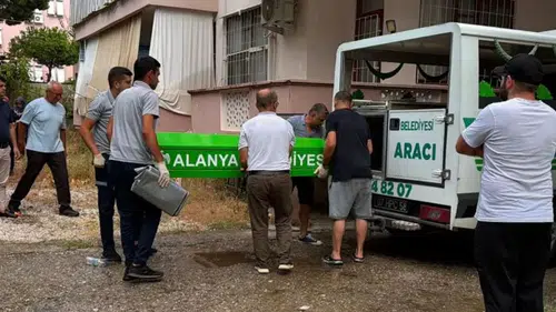 Balkondan metrelerce aşağı düştü! 82 yaşındaki kadından acı haber