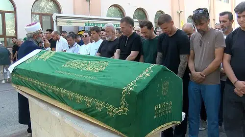 Eski milli futbolcu Serdar Aziz'in acı günü