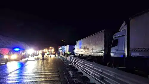 Erzincan'da toprak kayması: Erzurum karayolu ulaşıma kapandı