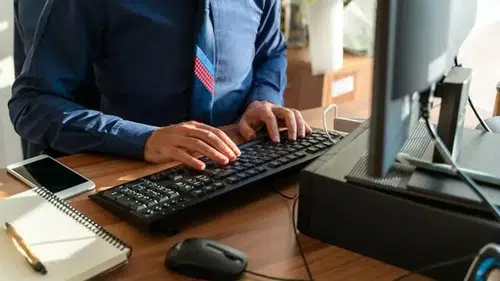 Yargıtay'dan dikkat çeken karar: Sitem dolu e-posta istifa sayıldı