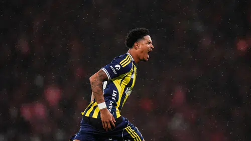 Jayden Oosterwolde’nin Roma transferi iptal: İstanbul’a dönüyor
