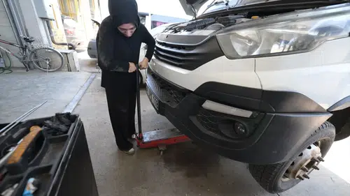 “Yapamazsın” Dediler, O Sanayide Çırak Oldu: Ceren Kızıltaş Hayalinin Peşinden Gidiyor