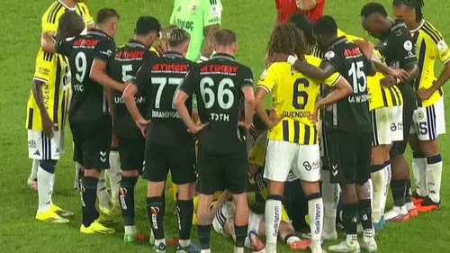 Yürekler ağza geldi! Kerem Aktürkoğlu yere yığıldı...