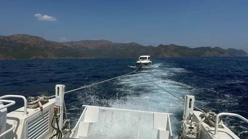 Marmaris açıklarında yat sürüklendi: 7 kişi kurtarıldı