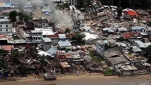 Endonezya'da 7,7'lik deprem: 70 kişi yaşamını yitirdi