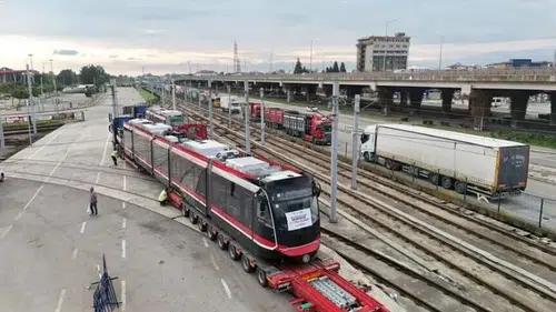 Samsun'un raylı sistem filosuna ikinci yeni tramvay da katıldı