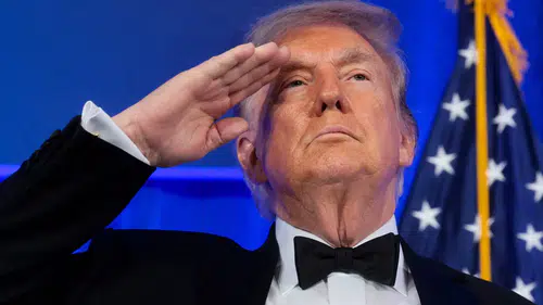 Trump’tan Umman’a tehdit: “Yolumuza çıkarsa bombalarız”