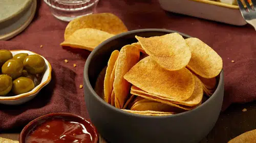 Cips, salam ve soslarda yeni dönem: Tütsü aromalarına kademeli yasak geliyor