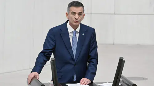 AK Parti'ye geçeceği iddia edilmişti! Ümit Dikbayır'dan açıklama