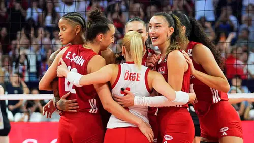 İlk set Türkiye’nin: Filenin Sultanları Almanya’yı 3-1 yendi