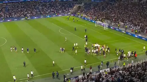 Lyon elendi Fransızlar çılgına döndü Guendouzi'ye saldırdılar