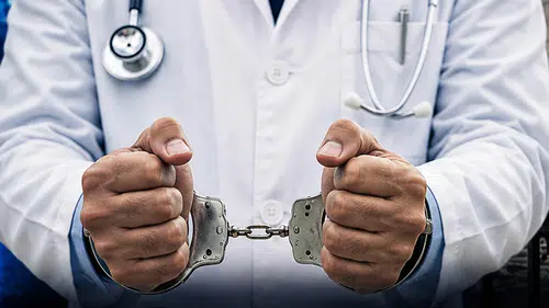 Manisa'da hastanede para skandalı: Ortopedi uzmanı tutuklandı