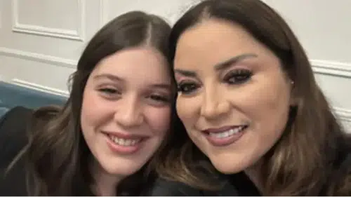 Aşkın Nur Yengi açıkladı: Nazlı'nın yeteneğini Sezen Aksu fark etti
