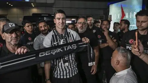 Beşiktaş’ın yeni yıldızı Vlahovic İstanbul’da! İlk sözleri olay oldu